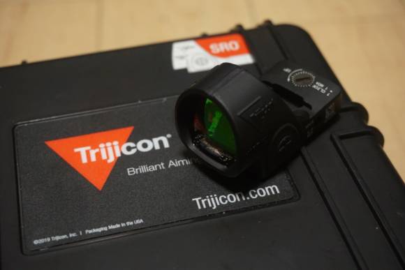 Trijicon SRO3-C-2500003(5.0MOAドット)を買ってみたのでレビューします