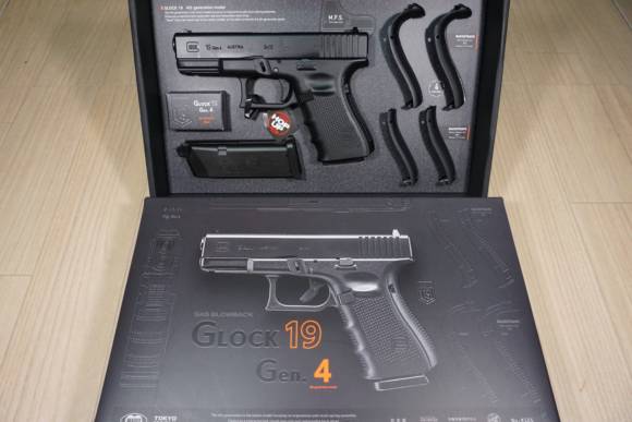 東京マルイ Glock19 Gen.4のレビュー（付属品、外観、箱出し状態での初速と作動性）